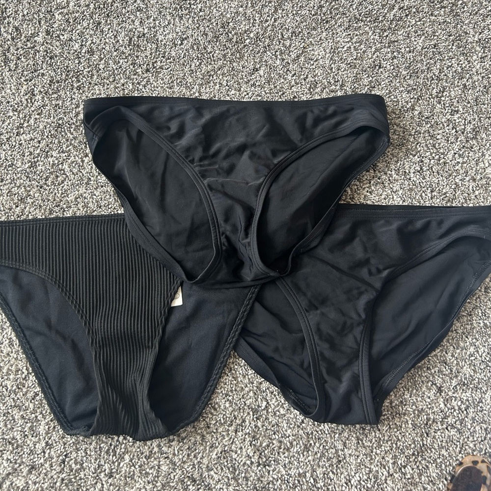 Set of 3 bikini bottoms (all included)